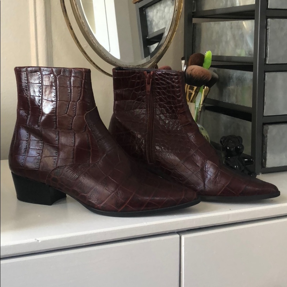 Zara leather black booties burgundy gently worn